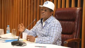 fg signs n690 8bn contracts for major road projects