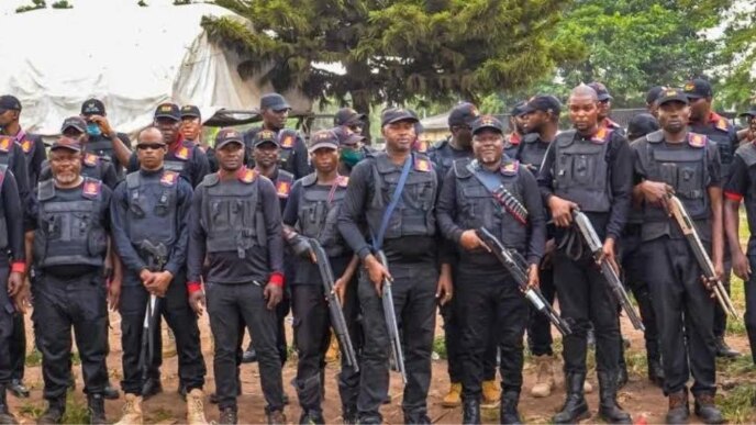 security operatives apprehend suspected fake bank transfer scammer in edo