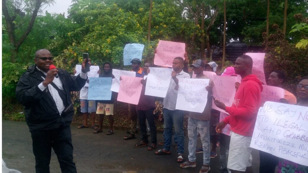 community protests at abia govt house over alleged land grabbing forged documents