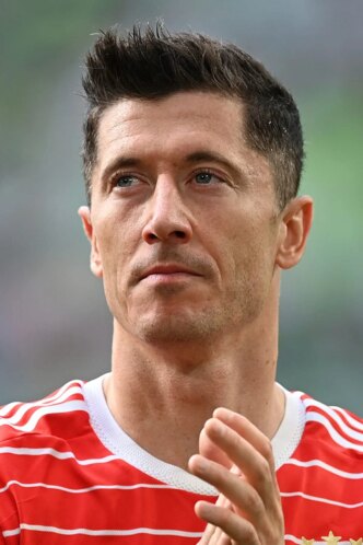 epl man utd told to sign lewandowski