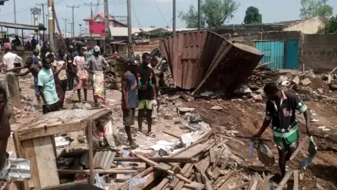 ucda demolishes shanties in umuahia says they were hideouts for criminals