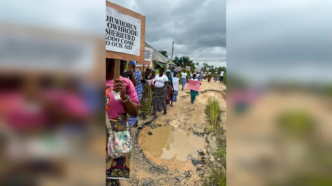 women protest over deplorable road in delta