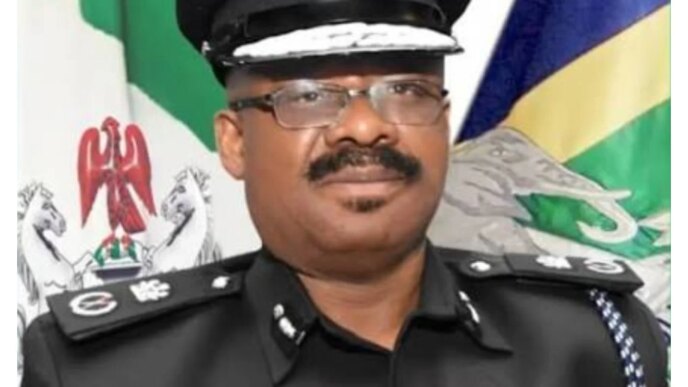 no police officer can demand access to phones without court warrant plateau cp