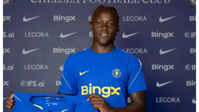 transfer chelsea confirm geovany quendas arrival as arsenal secure reutelers signature