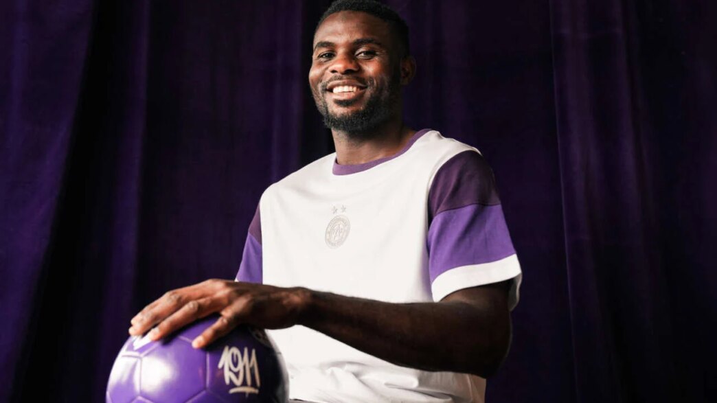 transfer nigerian defender seals move to fk austria wien